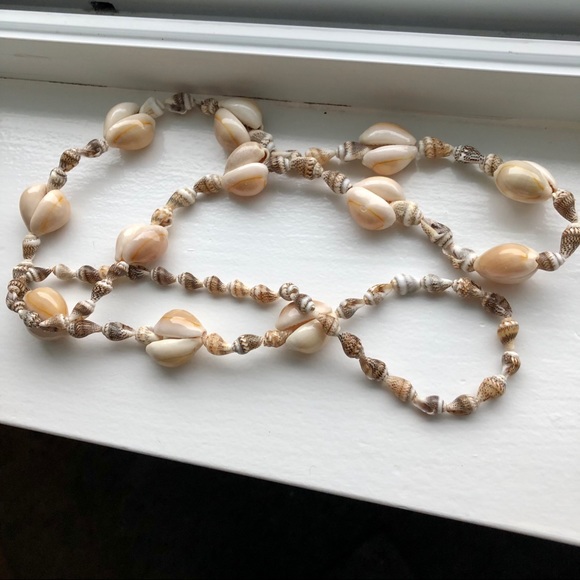 💚3 /$35, PAIR Brand New Shell Necklaces - Picture 2 of 4